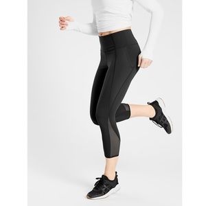 ATHLETA XS Lightning Stash Pocket Capri Tight Leggings